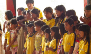 Atividades pedagógicas musicais na Escola Matyk da Aldeia São José/ Terra Indígena Apinajé. Autor: Alexandre Herbetta