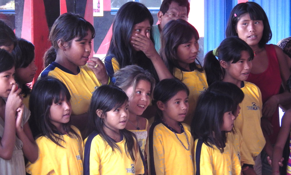 Atividades pedagógicas musicais na Escola Matyk da Aldeia São José/ Terra Indígena Apinajé. Autor: Alexandre Herbetta